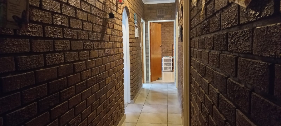 4 Bedroom Property for Sale in Randlespark North West